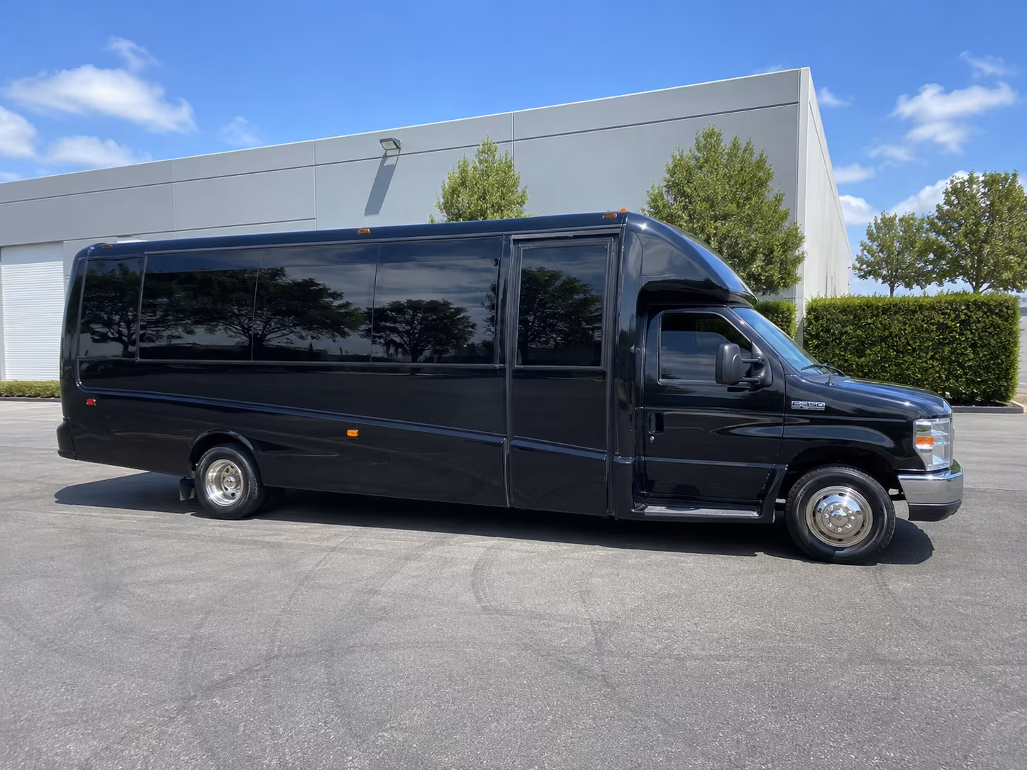school field trip buses for riverside classrooms